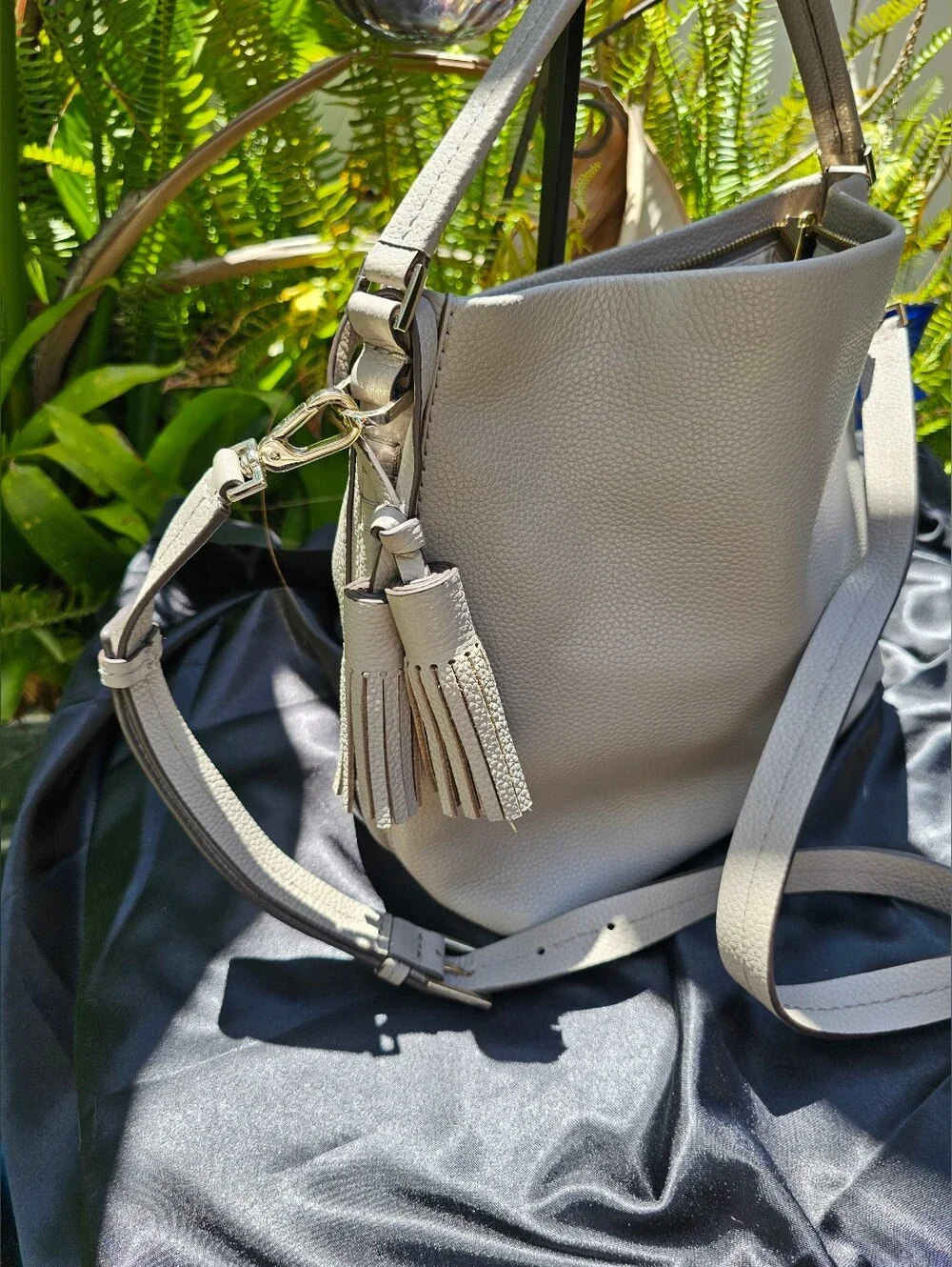 Kate Spade Leila Gray Pebbled Leather Bucket Hobo Bag Original Owner